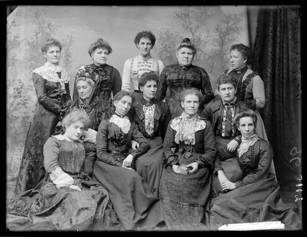 Suffrage Group c1902
